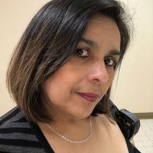 Meet your Posher, Iris